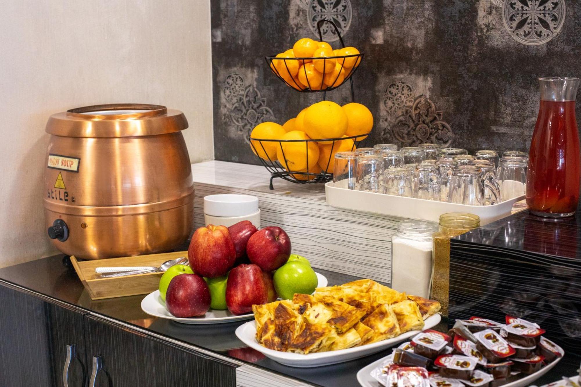 Family Time Suites Hotel Istanbul Eksteriør billede